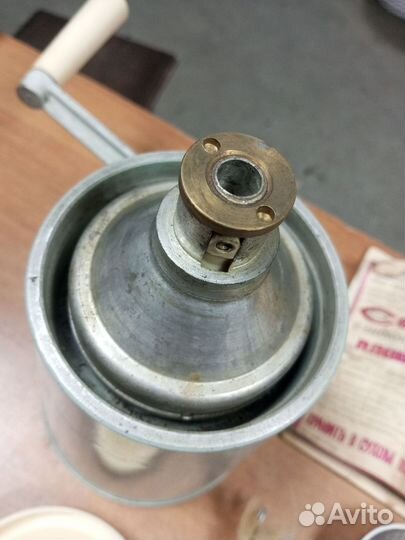 Сепаратор для молока ручной