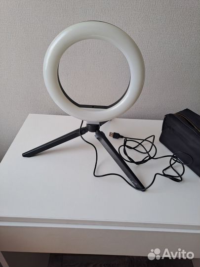 Кольцевая лампа