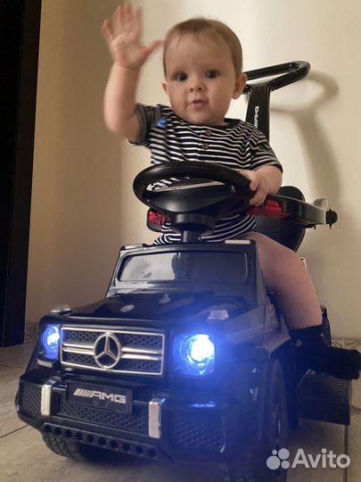 Машинка каталка с ручкой