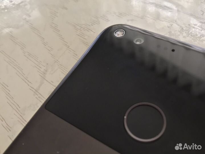 Google Pixel XL, 4/32 ГБ