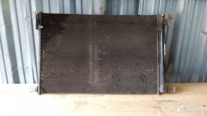 Радиатор кондиционера Audi Q7