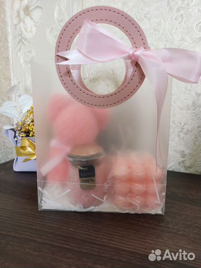 Набор из свечки, полотенца и соли для ванны