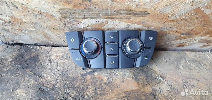 Блок управления отопителем Opel Astra J 2010-2017