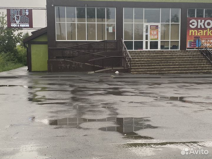 Здание с арендатором и кафе&караоке