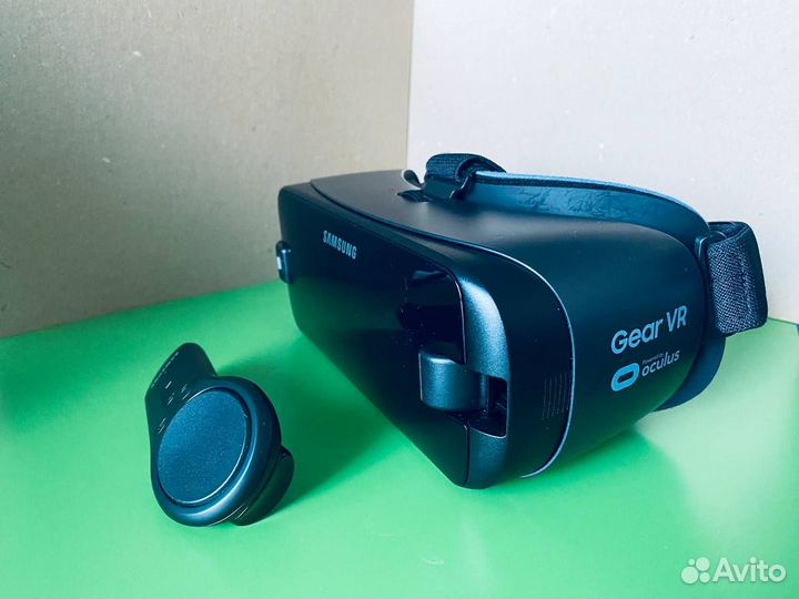 Гарнитура виртуальной реальности Samsung Gear VR