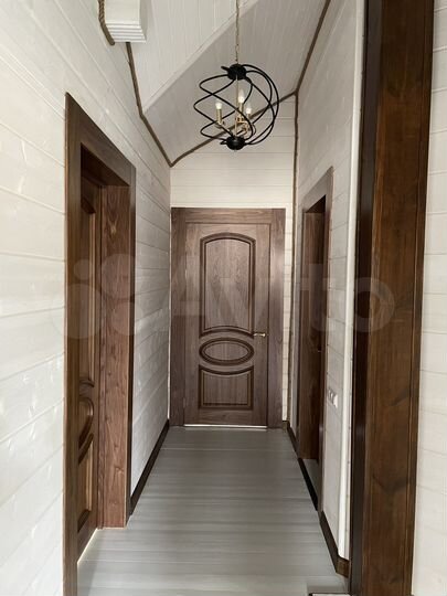 Коттедж 220 м² на участке 10 сот.