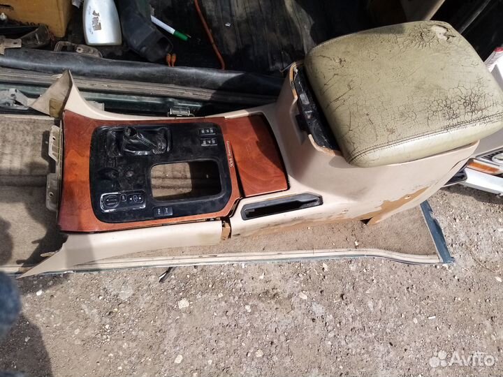 Центральная консоль Toyota Land Cruiser 100/ LX470
