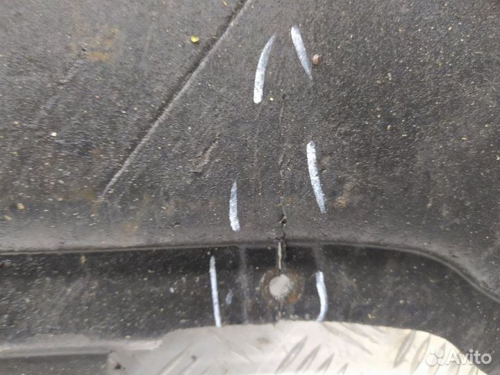 Б/У Защита двигателя Дефект- трещины, обломана не