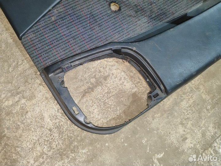 Накладка двери передняя правая Toyota Carina E