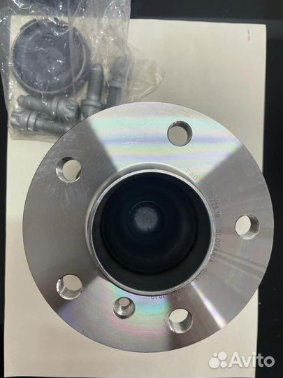 Комплект подшипника ступицы колеса Skf vkba7063