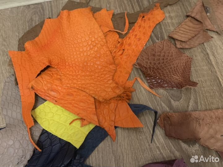 Обрезки кожа крокодила