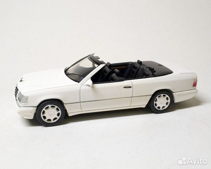 Mercedes-Benz E320 кабриолет 1/43 Herpa Б.2484