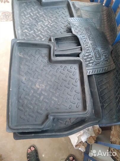Автомобильные коврики резиновые