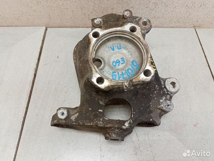 Кулак передний левый бмв