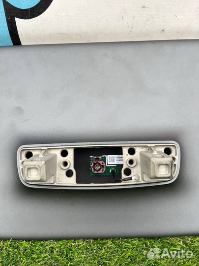 Дисплей Tesla Model Y 2021