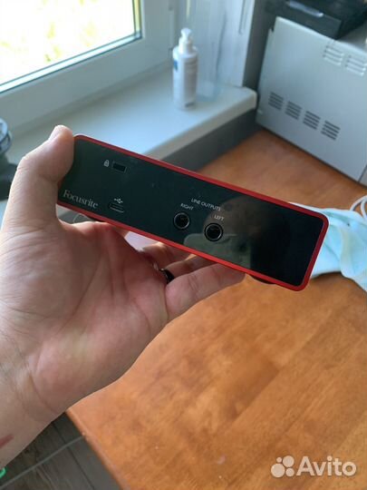 Звуковой аудиоинтерфейс focusrite scarletsolo