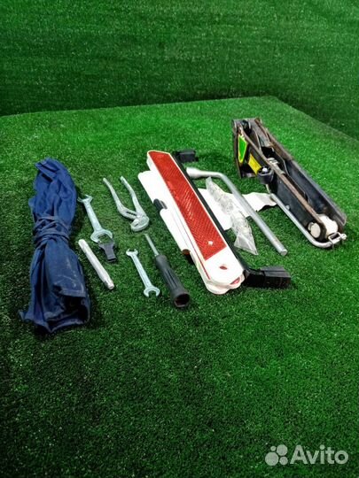 Домкрат Mercedes-Benz Slk230 R170 M111E23 111.973