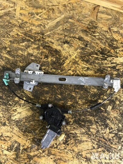 Стеклоподъемник передний левый Kia Rio хэтчбек 1.4