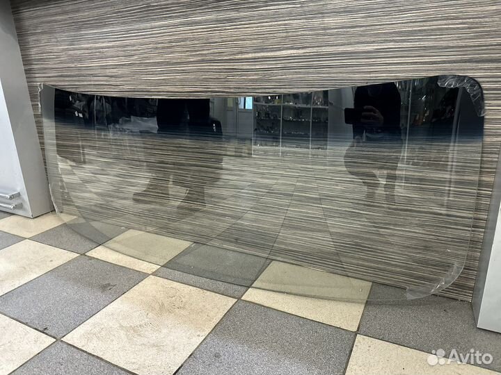 Стекло ветровое Волга с полосой