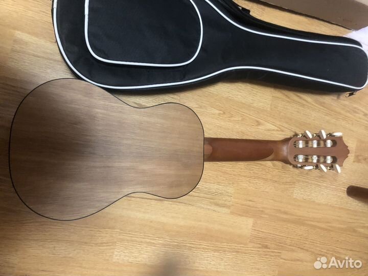 Гитара 1/8, гиталеле