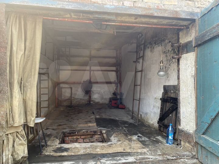 Гараж, > 30 м²