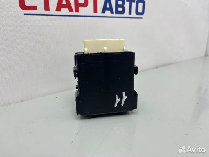 Блок управления стеклоочистителем Toyota Corolla