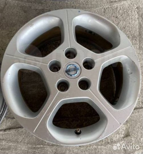 Оригинальные диски nissan leaf r16с зимней резиной