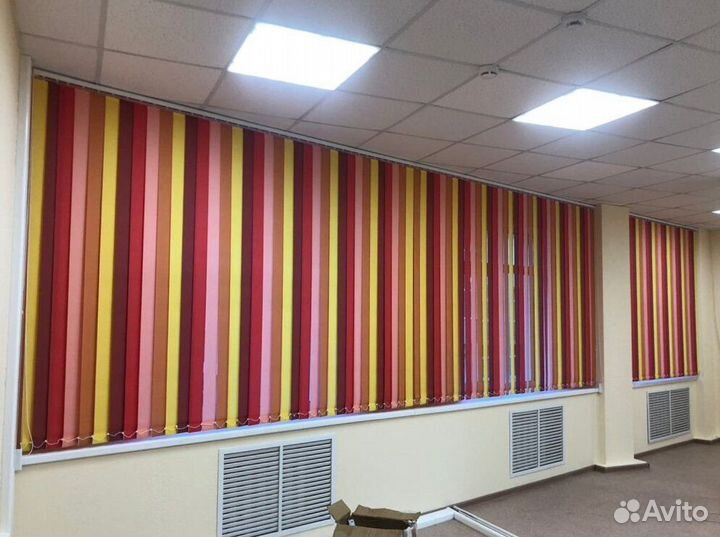 Рулонные шторы блэкаут в коробе M9615