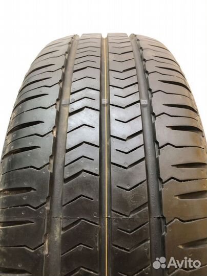 Nexen Roadian CT8 215/65 R17 104T