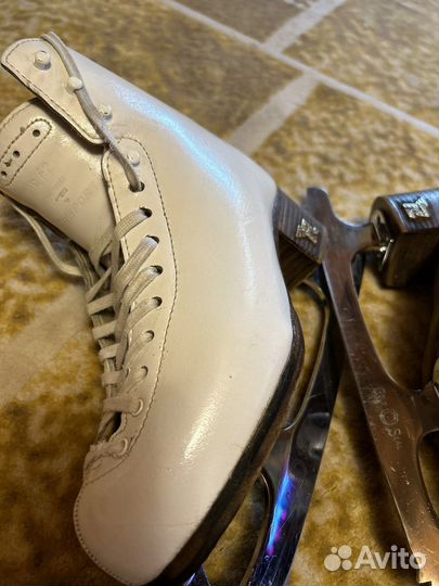 Фигурные коньки risport RF2