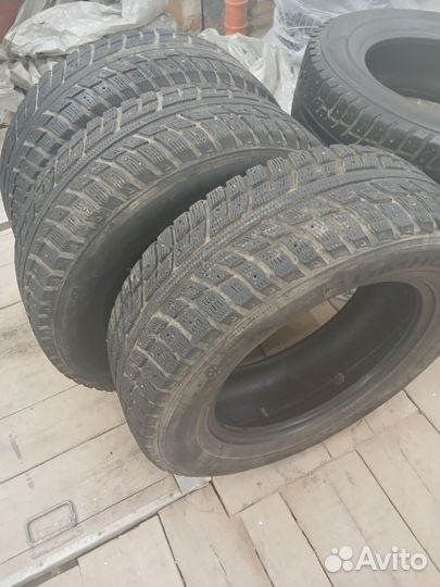 Kumho I'Zen KW22 235/65 R17