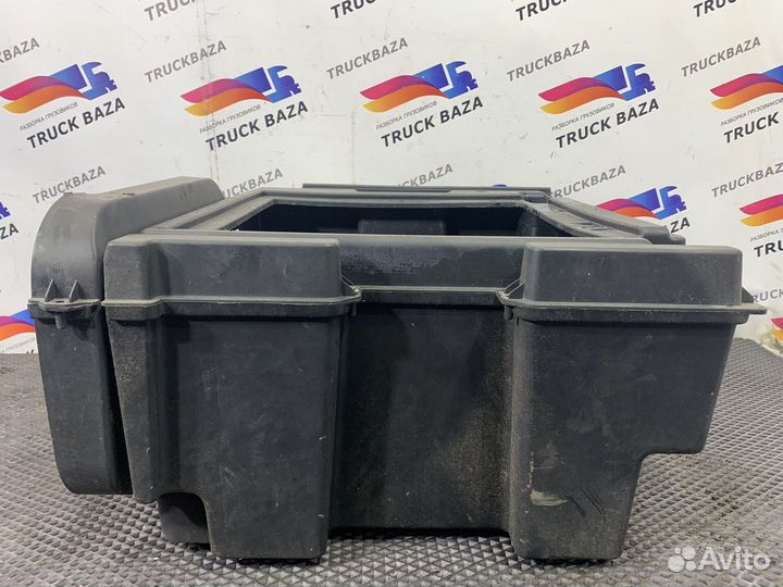 Ящик инструментальный правый Daf XF106