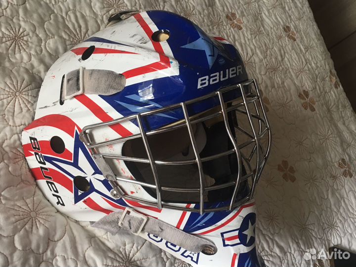 Хоккейный шлем