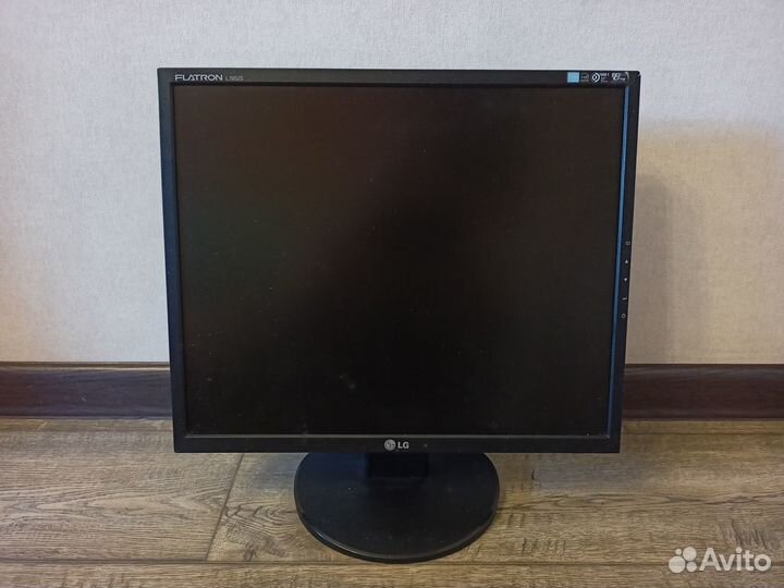Монитор LG Flatron L1952S