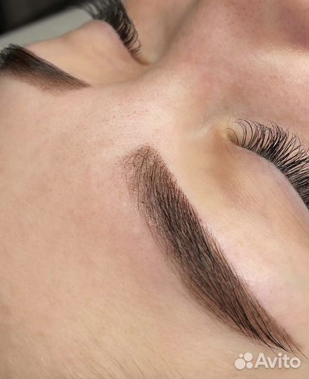 Художественное оформление бровей хной, красной