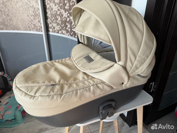 Коляска 2 в 1 Roan Bass