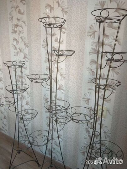 Подставка (стойка) для цветов