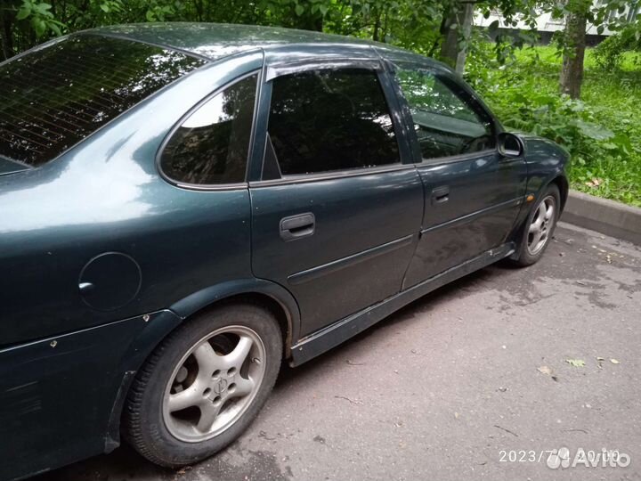 Opel Vectra 1.8 МТ, 2001, 311 000 км