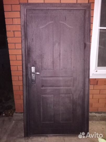 Дверь входная металлическая правая бу