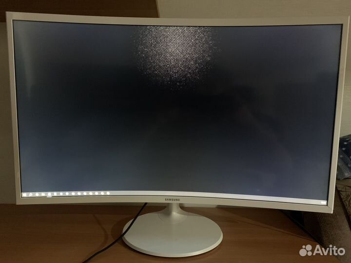 Монитор Samsung 31.5 FullHD