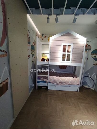 Двухъярусная детская кровать домик с горкой