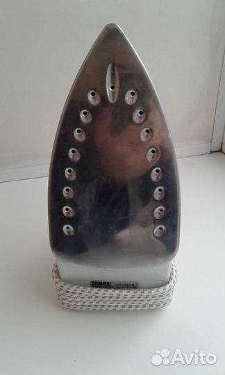 Утюг Zanussi ZDB 1650