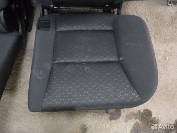 Сиденье 2-го ряда Ssang Yong Actyon D20DTF 2011