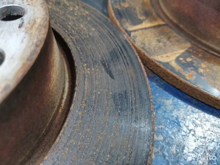 Диски комплект задние Volkswagen Golf 7