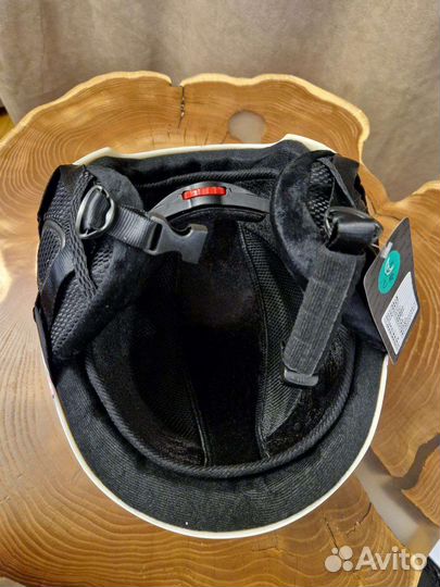 Горнолыжный шлем