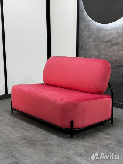 Диван на ножках в любой ткани