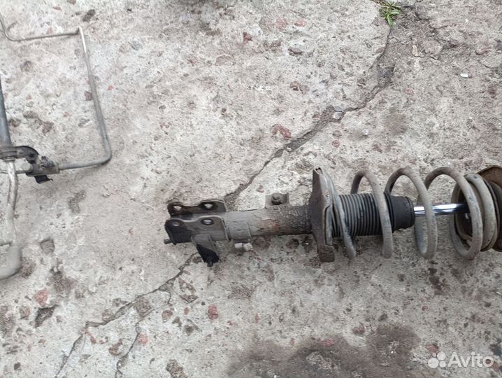 Правая стойка Geely Emgrand EC7