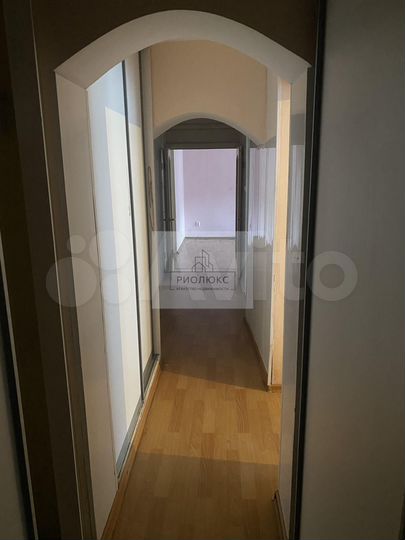 5-к. квартира, 122 м², 1/9 эт.