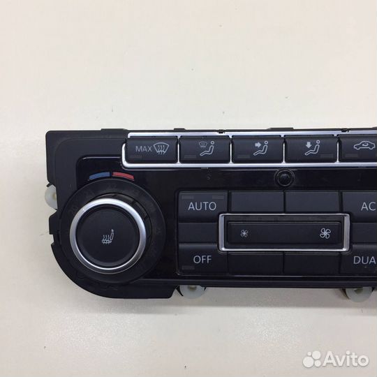 Блок управления климатической установкой Volkswagen Tiguan 5N1 2007-2011
