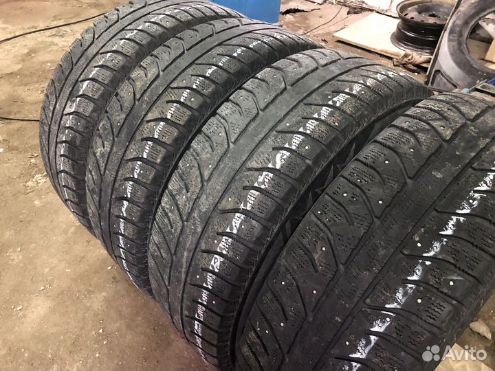 Bridgestone Ice Cruiser 7000 195/65 R15 91T